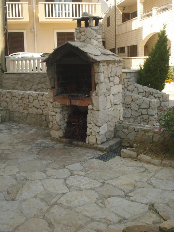 Apartmani Neno Lokva Rogoznica Exterior photo